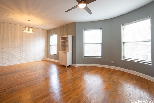 Foto del edificio - 4614 S Calumet Ave