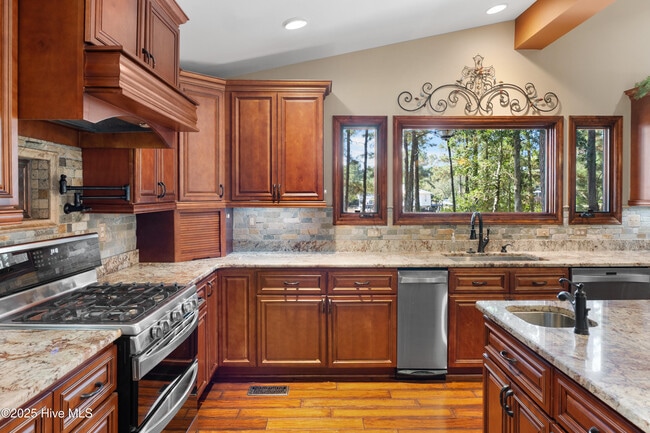 Foto del edificio - 426 Loblolly Dr
