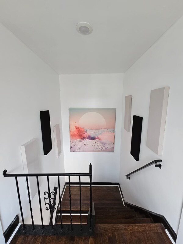 Acoustic paneled entranceway - 3035 Cleinview Ave