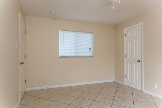 Foto del edificio - 1311 NW 54th Ave