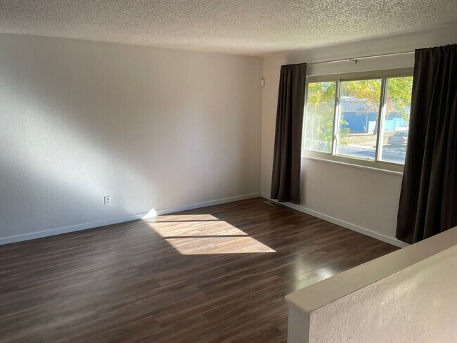 Foto del edificio - $500 Move In Incentive! READY TO MOVE IN.....