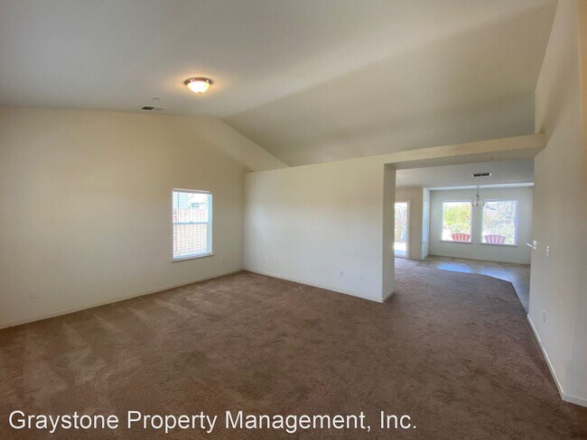 Building Photo - 4 br, 2 bath House - 1144 Saratoga St