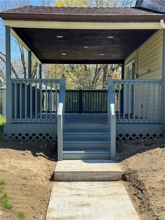 Building Photo - 227 Whalesback Rd