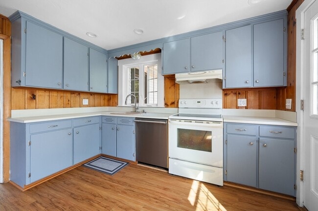 Building Photo - 30 Whitney St