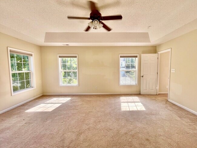 Foto del edificio - 806 Northwood Hills Ave