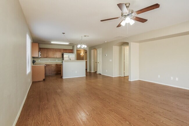 Foto del edificio - 372 S 151st Ave