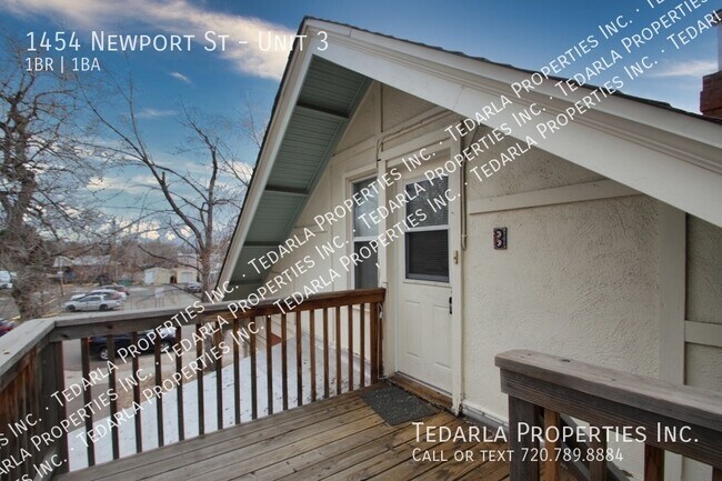 Foto del edificio - 1454 Newport St