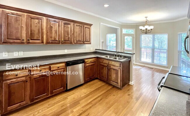 Foto del edificio - 5560 Crooked Creek Dr