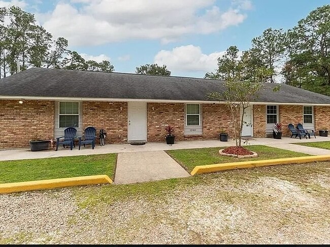 Building Photo - Come check out this nice