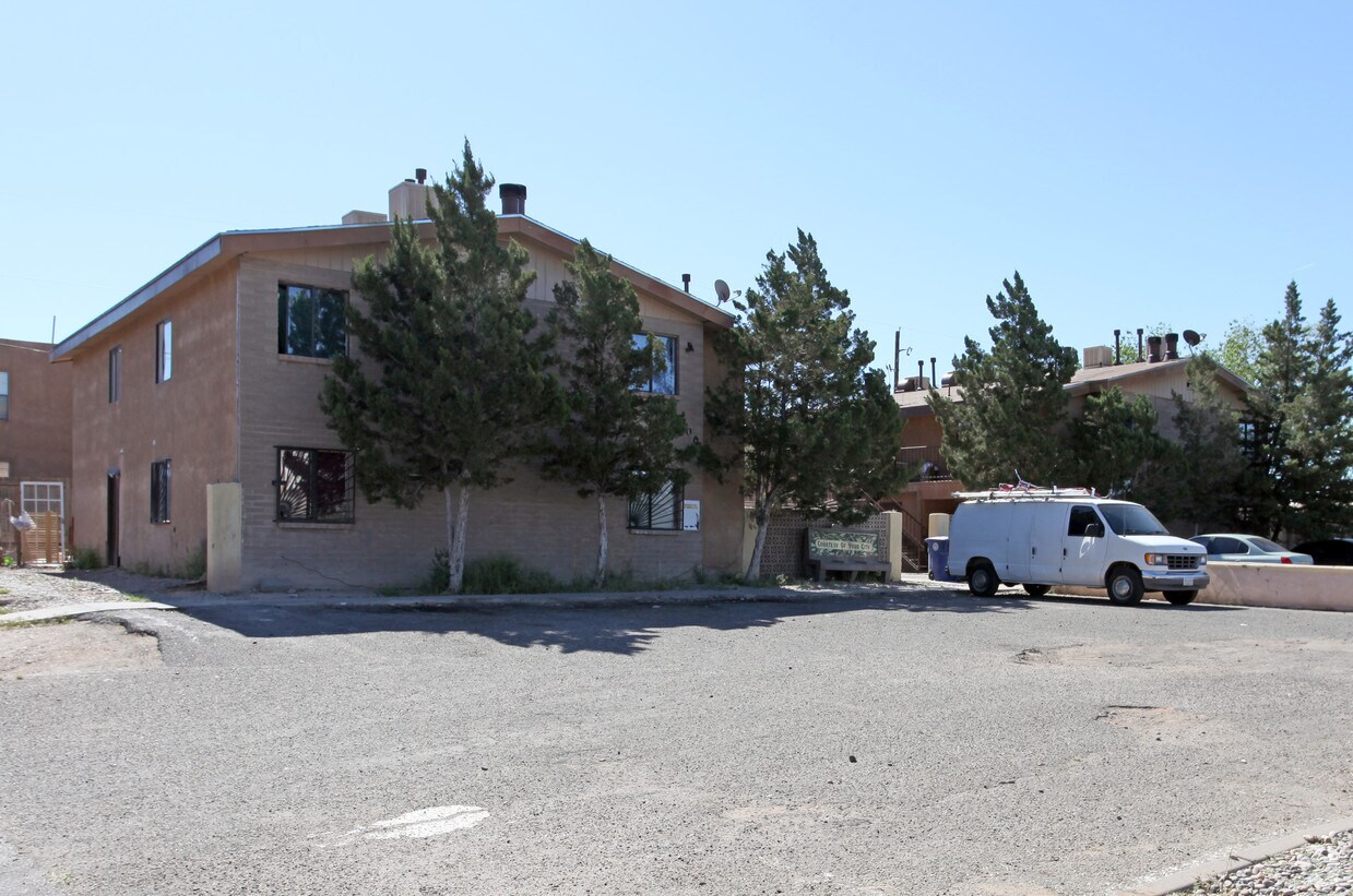 Primary Photo - 400 Mesilla St SE