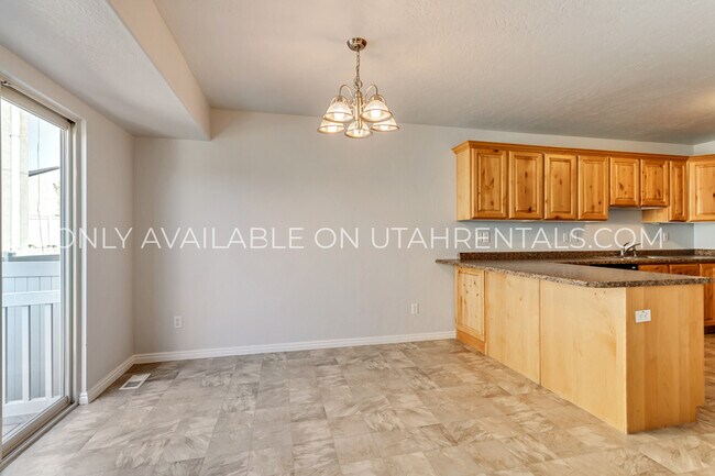 Foto del edificio - 596 W Goldenrod Way