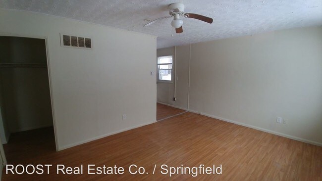 Building Photo - 2 br, 1 bath House - 1063 Russell Ave