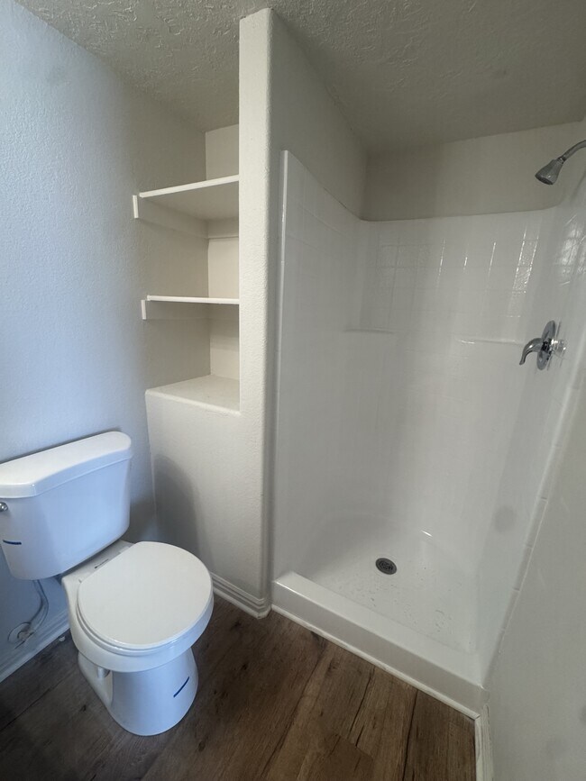 Building Photo - 1122 E 300 S