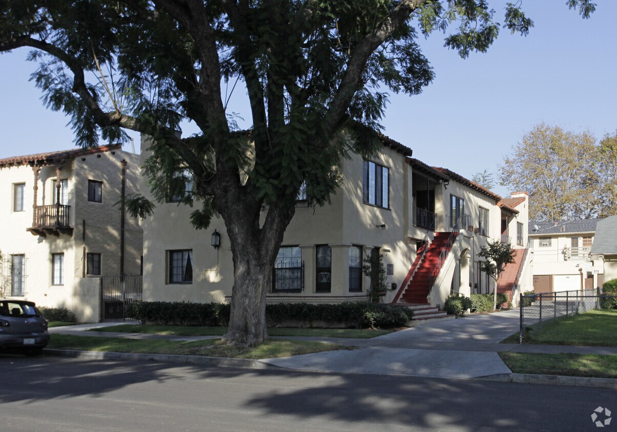 Primary Photo - 921 N Lacy St