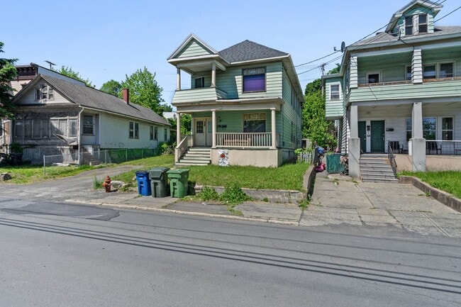Building Photo - 320 Saratoga Ave