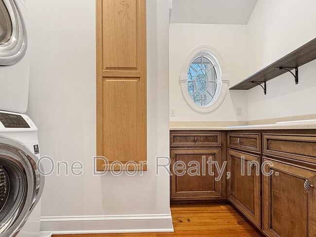 Foto del edificio - 109 Elizabeth Meriwether