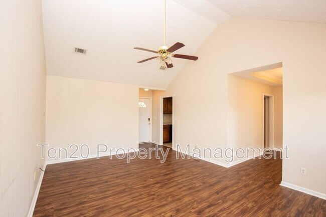 Building Photo - 39 Farmbrook Dr