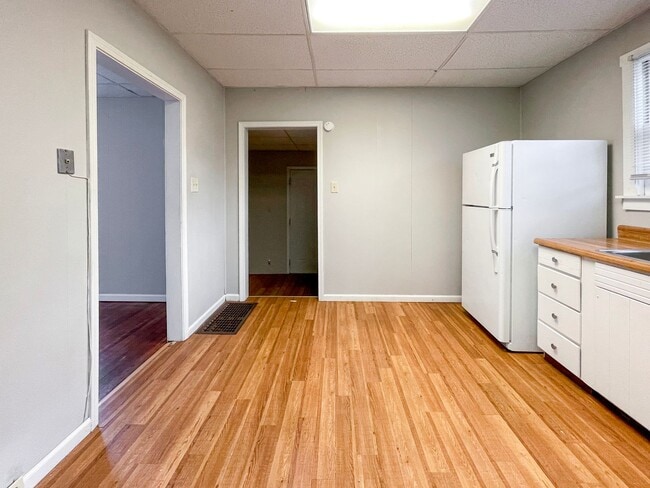 Building Photo - PRELEASING for AUGUST 2024! In-Unit Washer...