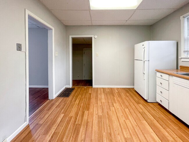Foto del edificio - PRELEASING for AUGUST 2024! In-Unit Washer...