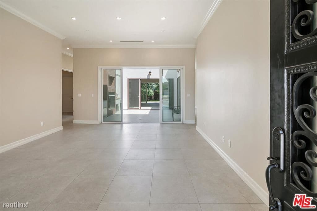 Primary Photo - 3 br, 3 bath House - 3143 E Sierra Madre Blvd