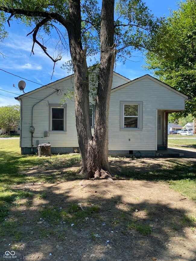 Building Photo - 1951 N Bosart Ave