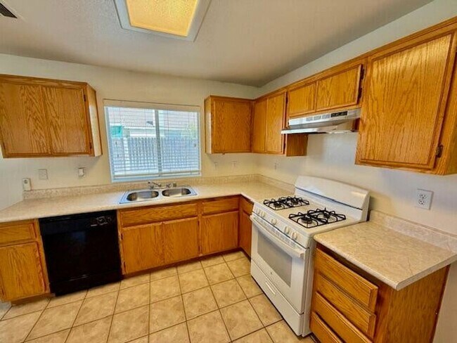 Foto del edificio - 2118 N Woodland St