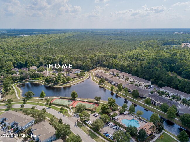 Foto del edificio - 720 Spruce Pine Ln