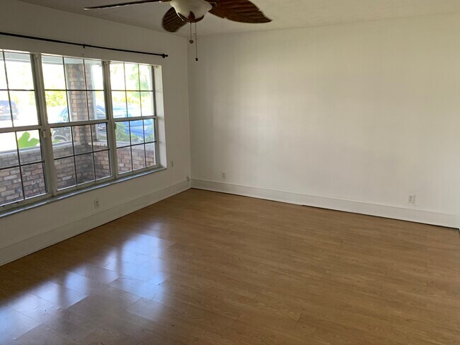 Front living room - 131 SE 2nd Ave