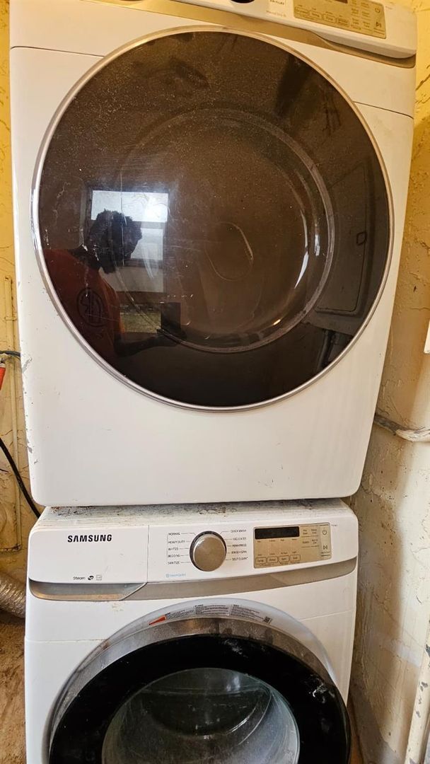 Foto del edificio - 3056 Riverside Dr