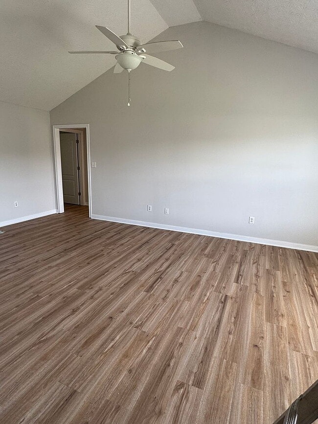 Building Photo - Single Family Home