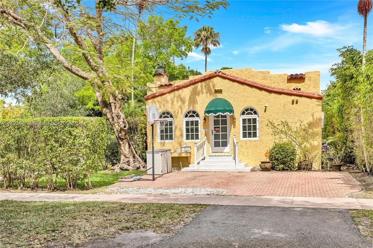 Primary Photo - 1503 Genoa St