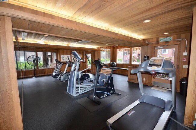 Foto del edificio - 820 Catkin Ct