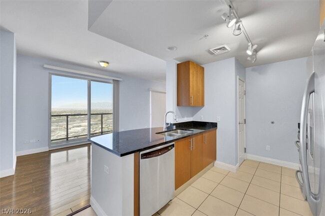 Building Photo - 200 W Sahara Ave