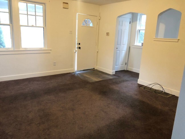 Building Photo - 3 br, 1 bath House - 623 Princeton Blvd