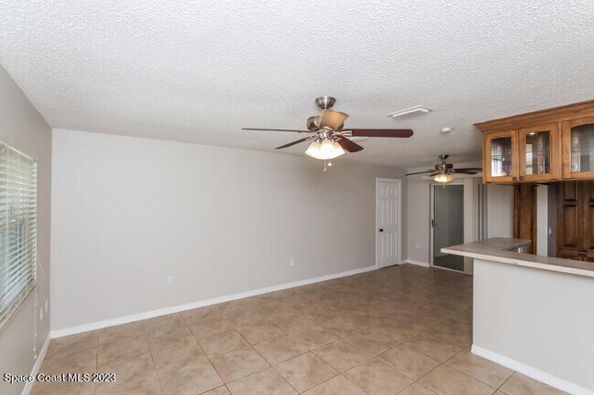 Foto del edificio - 942 Quail St SE