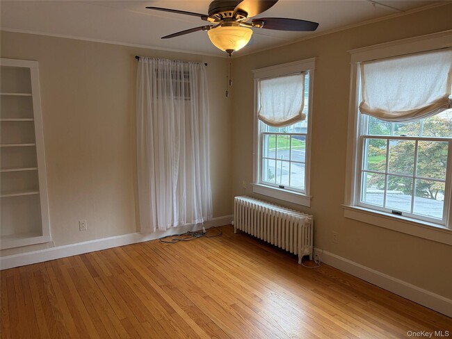 Building Photo - 13 Radnor Ave