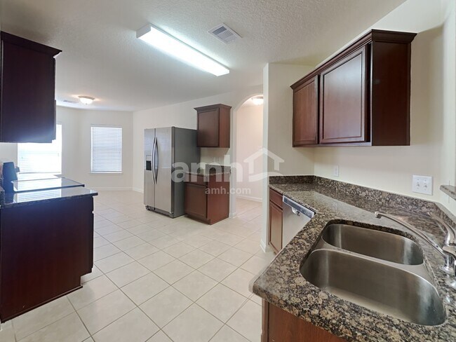 Foto del edificio - 22422 Bauer Canyon Dr