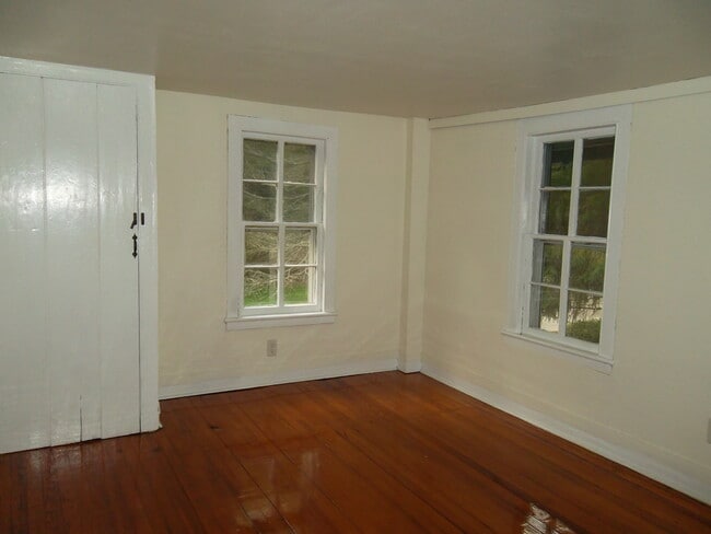 Building Photo - 14 Goose Hill Rd