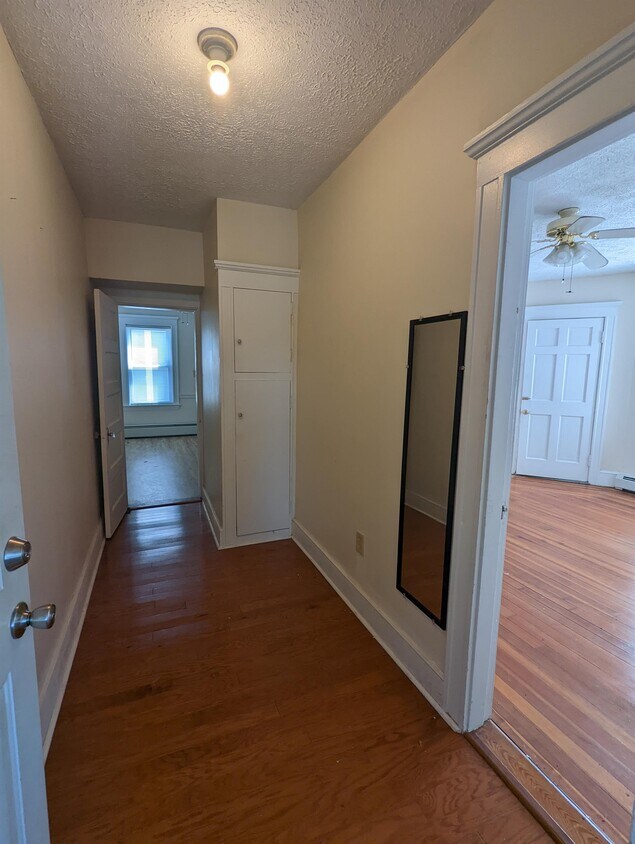 214 Estes St Unit 3F, Woonsocket, RI 02895 Room for Rent in