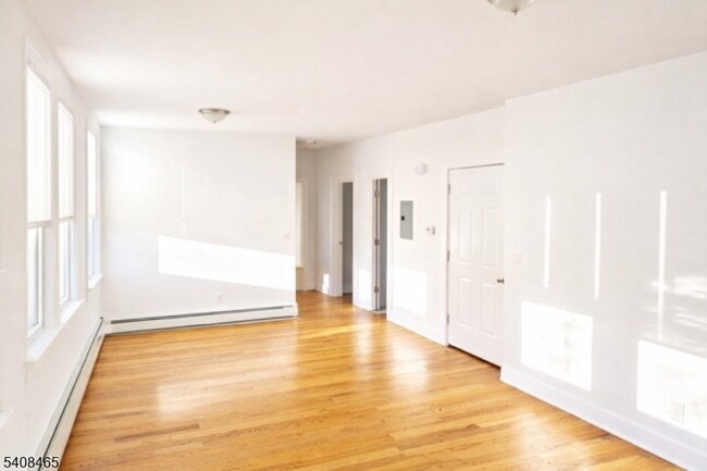 Foto del edificio - 110 Willow Ave