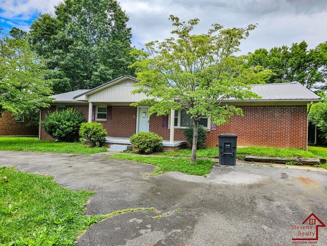Building Photo - 412 Wedgewood St