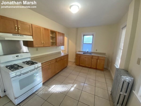 Primary Photo - 21 Abbot St