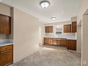 Building Photo - 8316 SE Raymond Ct