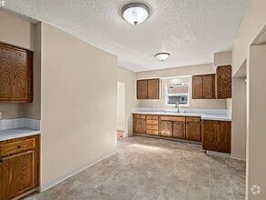 Building Photo - 8316 SE Raymond Ct