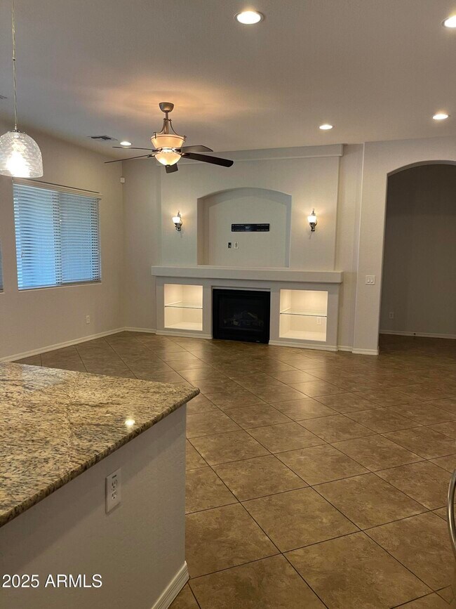 Foto del edificio - 5659 S Parkcrest St