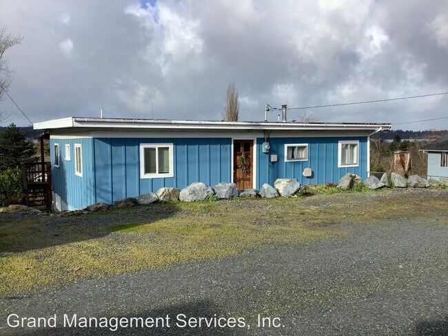 Building Photo - 4 br, 2 bath Apartment - 210 First Court