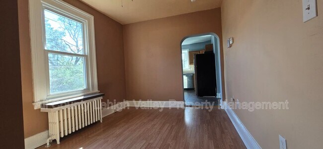 Foto del edificio - 118 E North St