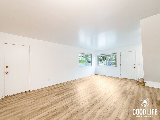 Building Photo - 3BD/2BA Condo in University City with Community Pool, Private Patio & In-Unit Laundry
