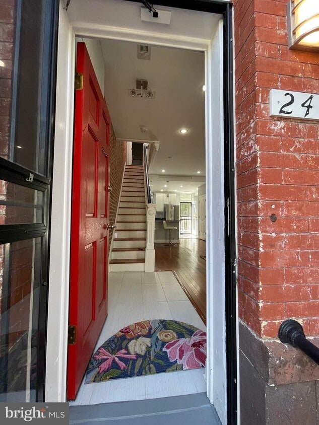 Primary Photo - 248 9th St NE