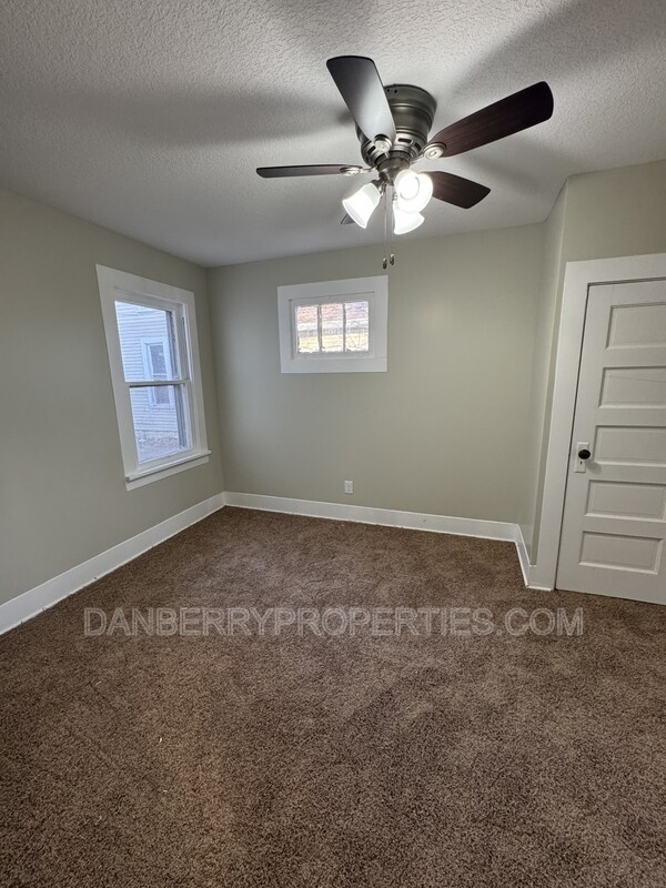 Foto del edificio - 413 Washington St